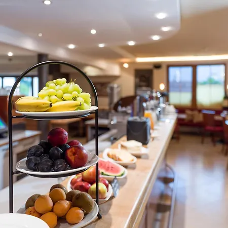 Hotel Sonnleiten Ski- Und Motorradhotel Bruck Im Zillertal 3*