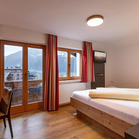 Sonnleiten Ski- Und Motorradhotel Bruck Im Zillertal 호텔 3*