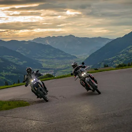 Sonnleiten Ski- Und Motorradhotel Bruck Im Zillertal 호텔 3*