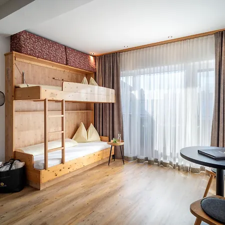 Hotel Sonnleiten Ski- Und Motorradhotel Bruck Im Zillertal